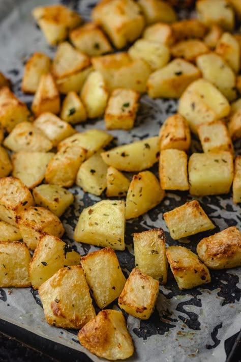 Homemade Hashbrowns Cubed Easy, Baked Potato Cubes, Baked Hashbrown Recipes, Parmentier Potatoes, Pressure Cooker Potatoes, Homemade Hashbrowns, Simply Potatoes, Vegeterian Recipes, Potatoes In Oven