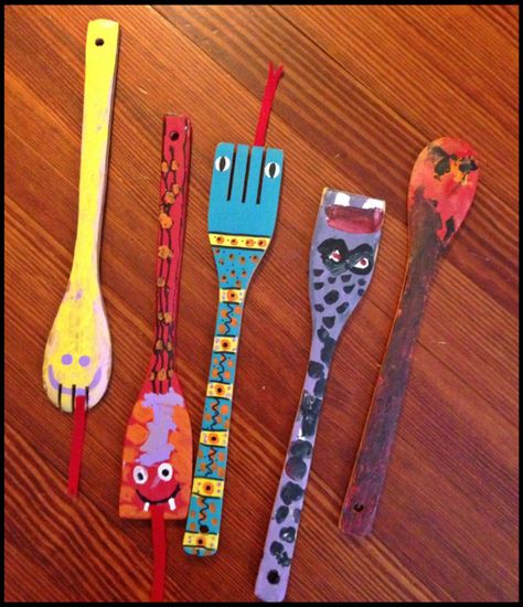 Moses staff...made from wooden spoons. One side is left brown for the staff. The other side is painted like a snake. Moses Staff, Moses And Aaron, Moses Craft, Bible Study Crafts, Let My People Go, Study Craft, Bible School Crafts, Bible Study For Kids, Bible Crafts For Kids