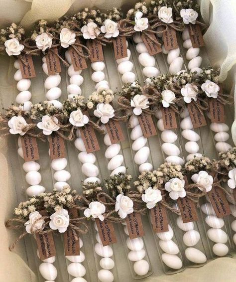 Wedding Bonbonniere Ideas, Guest Favors Wedding, Bonbonniere Ideas, Almond Candy, Recuerdos Primera Comunion Ideas, Rustic Wedding Gifts, Wedding Sweets, Gift Favors, Gifts For Guests