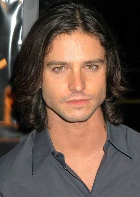 Roswell Tv Series, Jason Behr, Long Hairstyles For Men, Growing Your Hair Out, Actors Male, Popular Tv Series, Male Celebrities, Long Locks, Hairstyles For Men