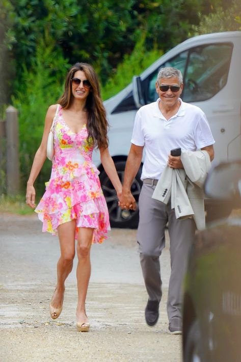 Amal Clooney Is Bringing Luxe Summer Style—And Enviable Vintage—to Saint-Tropez | Vogue Amal Clooney Style, Galliano Dior, Dior Skirt, Versace Vintage, Isabeli Fontana, Date Outfit Summer, Amal Clooney, Versace Dress, Olivia Culpo