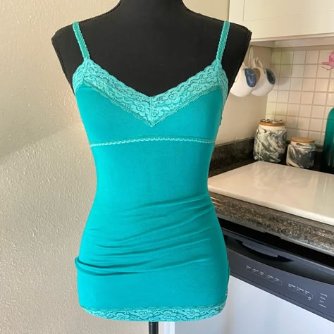 Y2k Nwt Hollister Lace Tank Top. Color Is More Of A Sea Foam Green/Teal But Comes Off More Blue In Photos For Some Reason. Size Xs. Perfect Condition. Green Shirt Y2k, Cute Y2k Tank Tops, Thrifting Moodboard, Teal Clothes, Muffin Costume, 2000 Tops, 2000s Tank Top, Hollister 2000s, Aqua Outfit