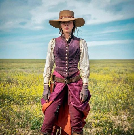 Cowgirl Costume For Women, Riding Skirt, Popular Hats, The White Princess, William Powell, Western Photography, Irish Women, Red Dead Redemption Ii, Dress History