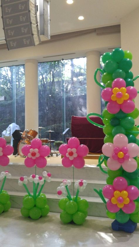 Flower Balloon Centerpiece, Flower Balloon Column, Easter Balloon Decorations, Easter Balloon Decor, Flower Balloons Diy, Balloon Flower Decorations, Party Balloons Diy, Flower Birthday Party, Deco Ballon