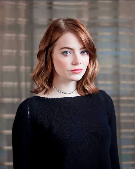 Emma Stone Brunette, Emma Stone Brown Hair, Emma Stone Bob, Emma Stone Haircut, Emma Stone Red Hair, Emma Stone Hair, Alyson Hannigan, Hollywood Actress, Haircuts Straight Hair