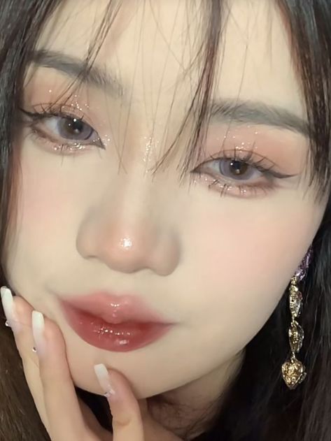 Korean Prom Makeup Look, Id Makeup Look, Pastel Douyin Makeup, Neutral Douyin Makeup, Douyin Valentine Makeup, Everyday Douyin Makeup, Douyin Makeup Natural, Cool Tone Douyin Makeup, Douyin Wedding Makeup