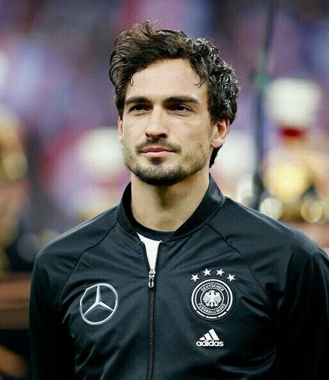 Mats Hummels #DieMannschaft Kulti Mariana Zapata, Reiner Kulti, Thorgan Hazard, Food Ball, Josh Bowman, Soccer Goals, German National Team, From Lukov With Love, Lukov With Love