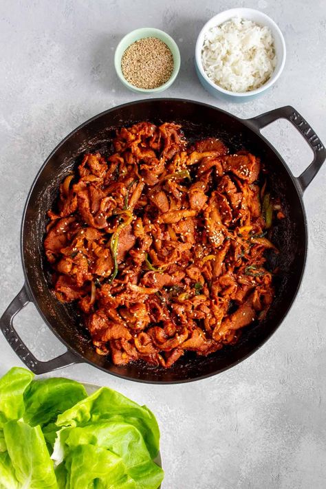 Spicy Pork Stir Fry, Jeyuk Bokkeum, Korean Night, Pork Stir Fry Recipes, Korean Pork, Pork Shoulder Recipes, Steak Shrimp, Korean Recipe, Cooking Outside