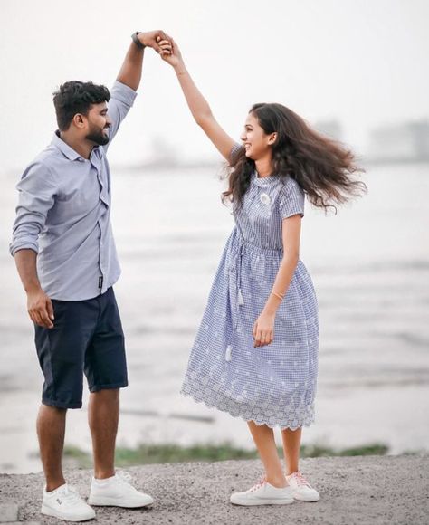 Outfit For Prewedding Shoot, Pre Wedding Photoshoot Outfit Couple Photos Picture Ideas Beach, Prewedding Clothes, Couple Shots Photography, Goa Pics, Honeymoon Dresses, Western Couples, Outdoor Poses, Pre Wedding Photoshoot Beach