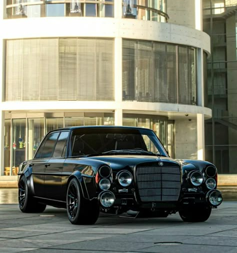 W108 Mercedes, Muscle Cars Wallpaper, Restomod Cars, 240z Datsun, Cars Decorations, Cars Accessories, مرسيدس بنز, Мотоциклы Cafe Racers, 1969 Dodge Charger