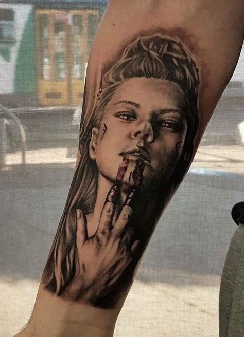 Lagertha Lothbrok Tattoo, Lagatha Vikings Tattoo, Lagertha Tattoo Vikings, Red Lips Tattoo, Calf Sleeve Tattoo, Nordic Blonde, Viking Heritage, Vikings Lagertha, Viking Tattoo Sleeve