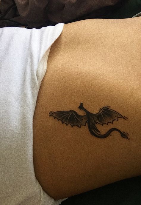 Dragon Tattoo On Ribs, Tattoo On Ribs, Chinese Dragon Tattoos, Dragon Tattoo For Women, Rib Tattoo, Art Style Inspiration, Chinese Dragon, Tattoo Inspo, Dragon Tattoo