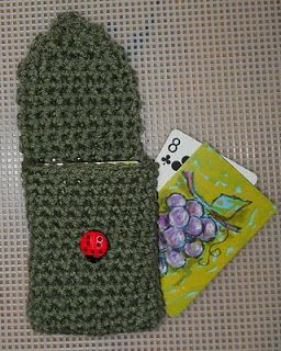 Suzies Stuff: PLAYING CARD CASE Crochet Bag Pouch, Crochet Cozies, Crochet Pencil Case, Crochet Travel, Playing Card Case, Pouch Ideas, Playing Card Holder, Phone Cases Ideas, Crochet Phone Cases