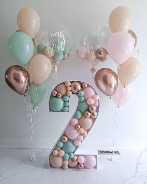 Number With Balloons, Kue Mickey Mouse, Number 2 Balloon, Pop Decor, Mosaic Balloon, Balloon Mosaic, Box For Birthday, Baby Birthday Photoshoot, Deco Pastel