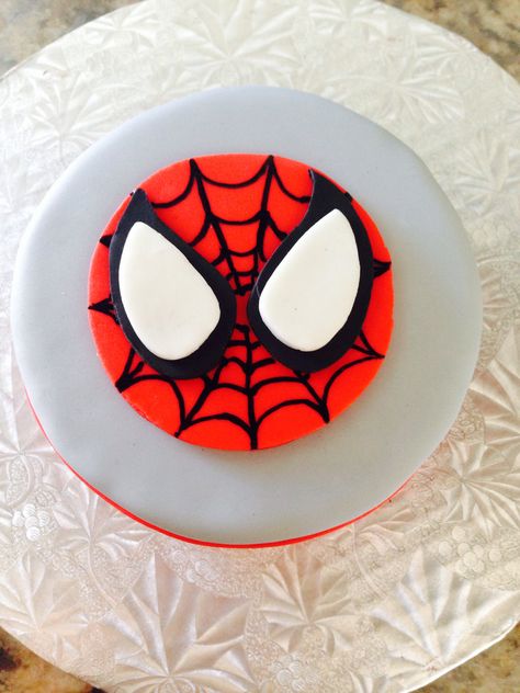 Mini spiderman cake Spiderman Icing Cake, Mini Spiderman Cake, Spiderman Bento Cake, Mini Cake Spiderman, Pastel Spiderman, Simple Birthday Cake Designs, Bear Baby Shower Cake, Spiderman Birthday Cake, Cake Decorating Icing