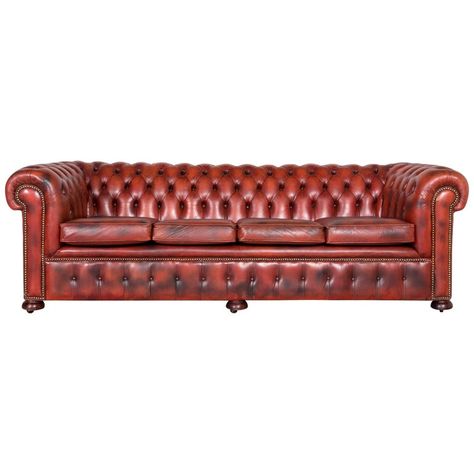 Regency Living Room, Brown Leather Chesterfield Sofa, Chesterfield Living Room, Couch Vintage, Chesterfield Leather Sofa, Red Leather Sofa, Faux Leather Sofa, Modern Leather Sofa, Leather Chesterfield Sofa