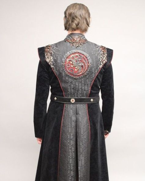 Targaryen Men, House Of The Dragon Costume, Ravenna Snow White, Daeron Targaryen, Daemon Targaryen, Dragon Costume, Targaryen Aesthetic, Game Of Thrones Art, House Of The Dragon