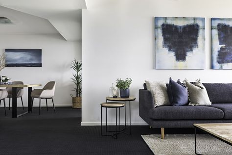 dark coastal open plan living and dining room with dark grey carpet and grey sofa Dark Grey Carpet Living Room, Brown Carpet Living Room, Grey Carpet Living Room, Charcoal Carpet, White Walls Living Room, Dark Grey Carpet, Sydney Apartment, Lounge Room Styling, White Wall Bedroom