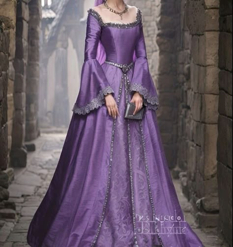 Medieval Dress Royal, Purple Medieval Dress, Purple Dress Aesthetic, Medieval Dress Princess, Purple Gown, Medieval Gown, Royal Clothing, Gra O Tron, Chique Outfits