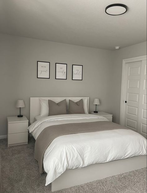 Grey And White Bedroom Ideas Cozy, Bilik Tidur Lelaki, White Room Decor Bedroom, White Room Decor, Classy Bedroom, Apartment Living Room Design, Dream Apartment Decor, Future Apartment Decor, Dekorasi Kamar Tidur