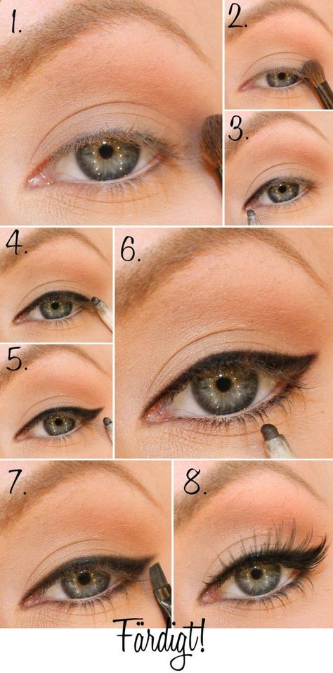 1) Brown eye shadow along the crease. 2) Light shadow on the eyelid. 3) Black eyeliner very narrow deep on the upper lash line, toward the corner of the eye. 4) Continue with the line out to the outer corner of the eye, but paint this piece a little wider. 5) Paint a wing. 6. Add eyeliner even under the eye, but was very easy on the hand. 7. Finish liner so that it is a little sharp, using an inclined makeup brush. 8. Finish with false eyelashes! Winged Eye, Eye Base, Smink Inspiration, Brown Eyeshadow, Black Eyeliner, Eye Pencil, Gel Eyeliner, Eye Make, Makati