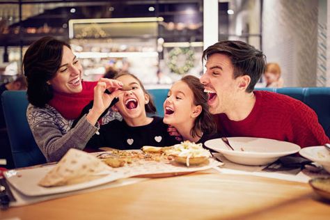 119,740 Dinner Restaurant Photos and Premium High Res Pictures - Getty Images Hamburger Restaurant, Kids Restaurants, Kids Pizza, Restaurant Pictures, Dinner Restaurant, Food Photoshoot, Dinner Restaurants, Eating Fast, Cool Restaurant