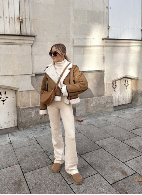 Brown Jacket Outfit, Winter Fashion Outfits Casual, Uggs Outfit, Cold Outfits, Paris Outfits, Trendy Fall, Casual Winter Outfits, Autumn Outfit, Outfit Inspo Fall