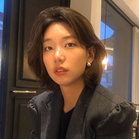 Yoon Sol, Lee Ho Jung, Lee Hojung, Look And Find, Effortless Waves, Gorgeous Hairstyles, Girlfriend Material, Hairstyles For Long Hair, Korean Actress