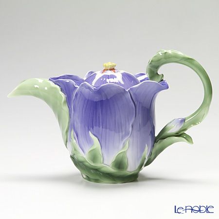 Franz Collection Periwinkle flower design sculptured porcelain teapot FZ00990 Periwinkle Flower, Franz Collection, Periwinkle Flowers, Painted Teapot, Novelty Teapots, Richard Ginori, Clay Teapots, Teapots And Cups, Porcelain Teapot