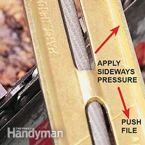 Sawmill Projects, Chainsaw Sharpening Tools, Woodworking 101, Chainsaw Sharpening, Tool Organization Diy, Chainsaw Repair, Saw Sharpening, Best Chainsaw, Chainsaw Sharpener