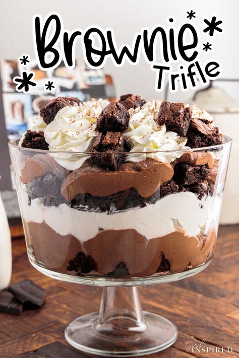 Our chocolate brownie trifle recipe has layers of fudgy brownies, only requires 5 ingredients and 15 minutes of prep, making it an easy dessert that is a real crowd pleaser and a chocolate lovers dream. Easy Brownie Trifle, Chocolate Brownie Trifle, Trifle Bowl Desserts, Brownie Trifle Recipe, Banana Pudding Trifle, Trifle Bowl Recipes, Chocolate Pudding Desserts, Trifle Dessert Recipes, Brownie Truffles