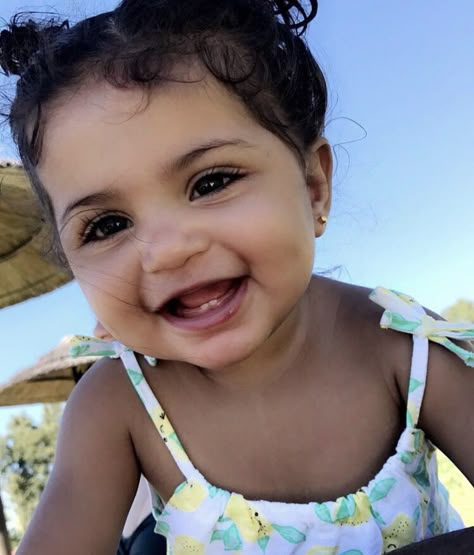 Half Indian Half White Baby, White And Mexican Babies, Cute Babies Mixed, Green Eyed Baby, Latino Baby, Mexican Baby Girl, Makeup Emo, Hispanic Babies, Teen Makeup