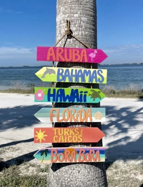 Random Diys, Decoration Surf, Direction Sign, Beach Wall Collage, Cute Summer Wallpapers, Summer Things, Beach Room, Shotting Photo, Directional Signs