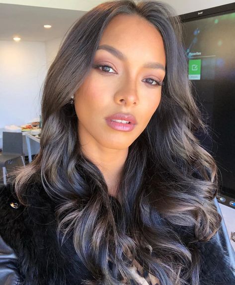 Lais Ribeiro Style, Lais Ribero, Lais Ribeiro, Felicity Jones, Family Feud, Barbara Palvin, Cool Hair Color, Hair Pictures, Dream Hair