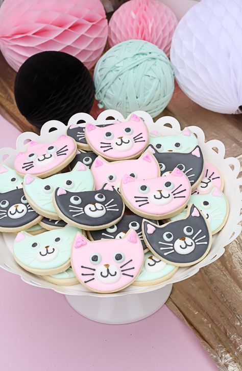 Throw the best kitty cat birthday with these 30 Cute Cat Birthday Party Ideas. Get fun ideas for cakes, desserts, decorations and more! Kitty Cat Birthday Party, Kitten Birthday Party, Cat Themed Parties, Cat Themed Birthday Party, Kitten Party, Kitten Birthday, Cupcakes Decorados, Cute Birthday Ideas, Cat Cookies