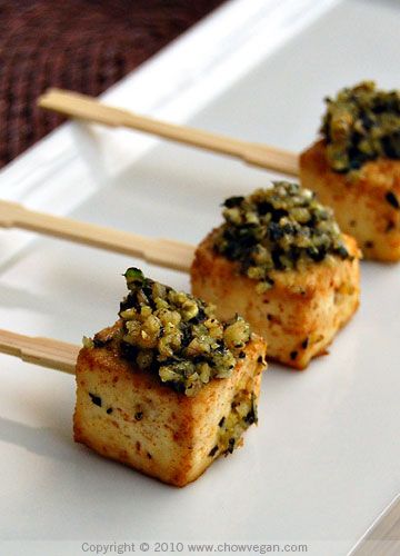 Roasted Tofu Lollipops with Pesto ★ Roasted Tofu, Vegan Dinner Party, Food On Sticks, Vegan Appetizers, Healthy Appetizers, Vegan Foods, Vegan Snacks, Vegan Eating, Wedding Food