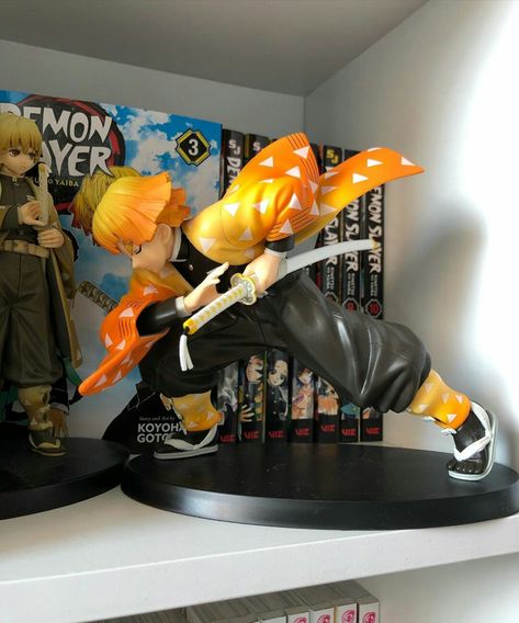 Demon Slayer Toys, Toy Collection Room, Geek Aesthetic, Manga Room, Manga Shelf, Nerd Aesthetic, Anime Collectibles, Pastel Room, Figure Anime