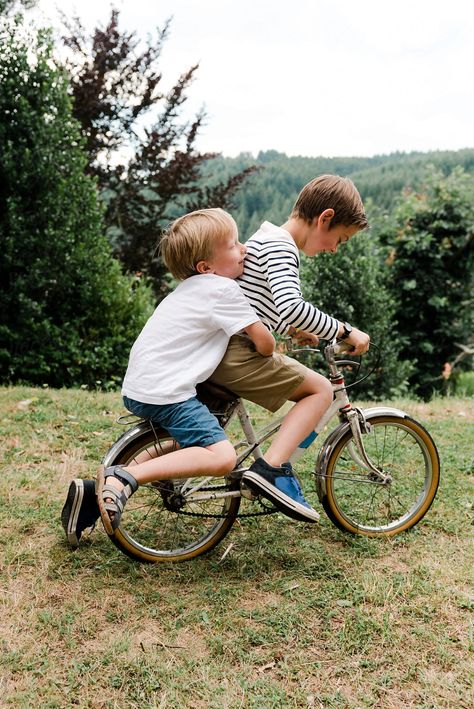 Affirmation Cards For Kids, Childhood Aesthetic, Boosting Confidence, Riding Bike, Cards For Kids, Human Poses, Jolie Photo, Kids Ride On, Pose Reference Photo