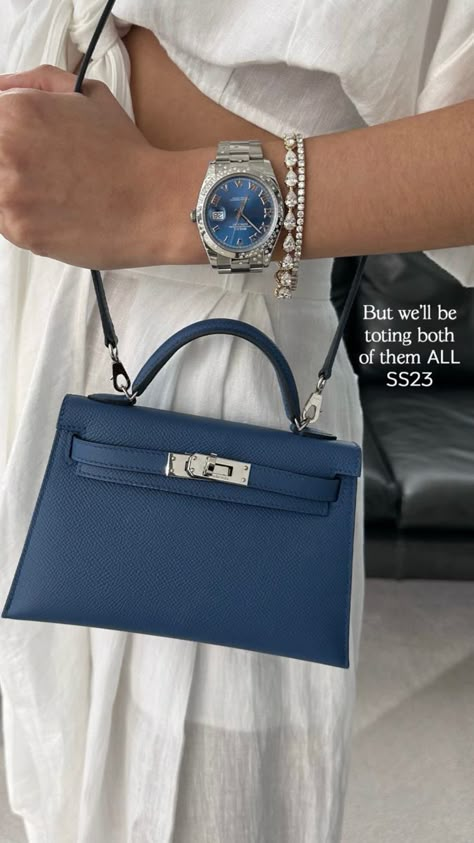 Hermes Collection Closet, Summer Outfit Elegant, Summer Outfits Classy, Blue Birkin, Feminine Summer Outfits, Kate Middleton Family, Feminine Summer, Mini Kelly, Minimalism Style