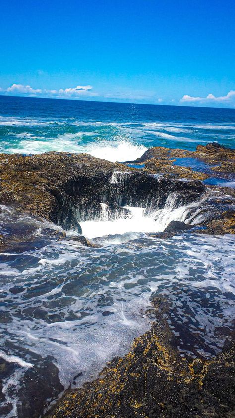 West Coast Best Coast. Thor's Well OR [OC] [1152x2048] Thors Well, Nice Life, Background Nature, Amazing Landscapes, Scenery Photos, Nature Wallpapers, Nature Scenery, Nature Background, National Photography