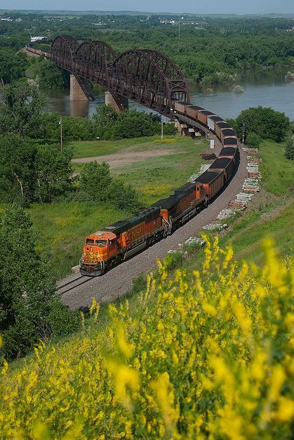 Bismarck, North Dakota Bismarck North Dakota, Bnsf Railway, Burlington Northern, Missouri River, Railroad Photography, Railroad Photos, Crazy Train, Train Photography, Theodore Roosevelt