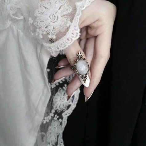 Creepy Core, White Goth, Goth Y2k, Dark Look, Victorian Goth, Southern Gothic, Beautiful Dark Art, Witch Aesthetic, Fantasy Jewelry