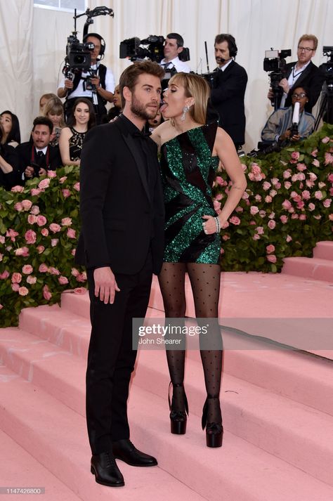 #mileycyrus #liamhemsworth #crd0311 #metgala ❤️ Kaitlynn Carter, Miley And Liam, Brody Jenner, Australian Actors, Girls Getaway, Liam Hemsworth, Chris Hemsworth, Hollywood Stars, Miley Cyrus