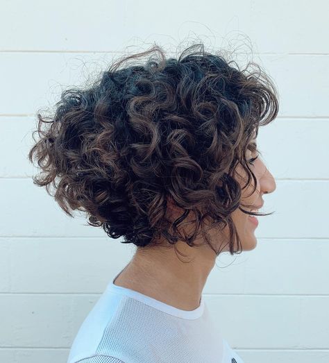 Curly Stacked Bob Haircut, Curly Stacked Bobs, Short Curly Crochet Hair, Oblong Face Hairstyles, Youthful Hairstyles, Curly Pixie Hairstyles, Short Curly Pixie, Grey Curly Hair, Hairstyles For Older Women