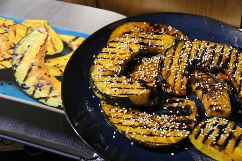 Grilled Korean pumpkin | What's cooking on page 32 Grilled Pumpkin, Kabocha Squash Recipe, Pumpkin Recipes Dinner, Grilled Squash, Restaurants In Los Angeles, Kabocha Squash, Pumpkin Squash, Squash Recipes, A Chef