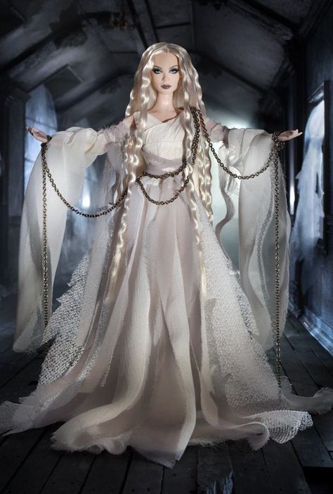 Haunted dolls are the latest eBay trend and sellers are trying to cash in Vampire Barbie, Barbie Halloween, Barbie Collector Dolls, Im A Barbie Girl, Barbie Style, Fantasy Doll, Barbie Toys, Beautiful Barbie Dolls, Barbie I