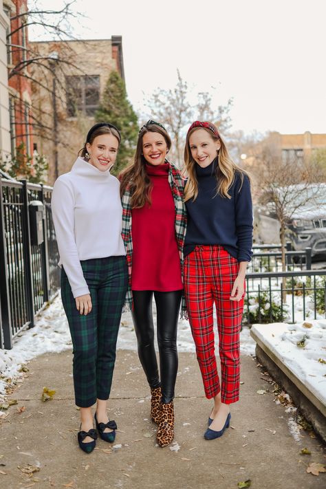 Preppy Christmas Outfits Women, Preppy Mode, Winter Ootd, Xmas Photos, Dressing Ideas, Trendy Christmas Outfits, Christmas Outfits Women, Christmas Clothes, Woman's Fashion