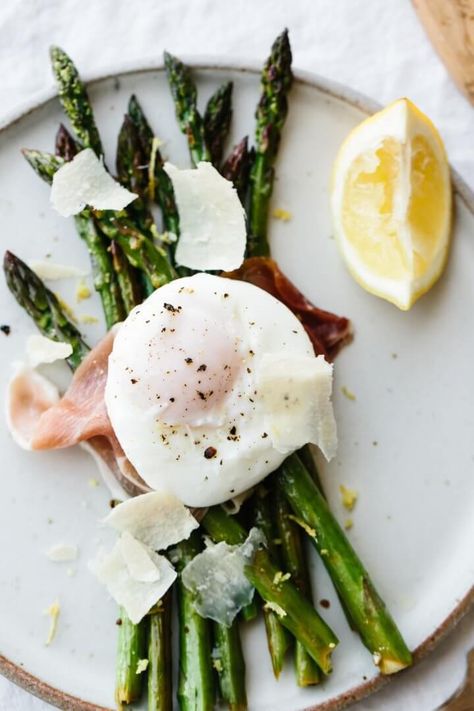 Asparagus with Poached Egg and Prosciutto | Downshiftology Breakfast Yummy, Egg Poacher, Egg Recipe, Poached Egg, Asparagus Recipe, Poached Eggs, Egg Recipes, Yummy Breakfast, Brunch Recipes