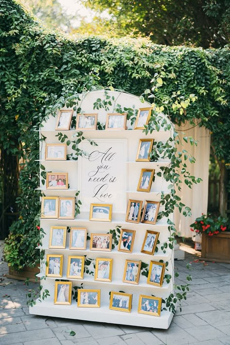 Seating Chart Wedding Photos, Full Body Mirror Wedding, Diy Wedding Entryway, Garden Party Seating Chart, Polaroid Wall Wedding, Wedding Signage Ideas Entrance, Picture Welcome Sign Wedding, Wedding Photo Board, Small Wedding Seating Chart