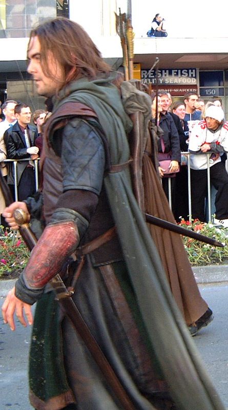 Ranger Medieval Archer Costume, Lord Of The Rings Ranger, Ranger Costume Male Outfit, Ithilien Ranger, Ranger Ren Faire, Ranger Cosplay Men, Larp Ranger, Archer Costume, Aragorn Lotr